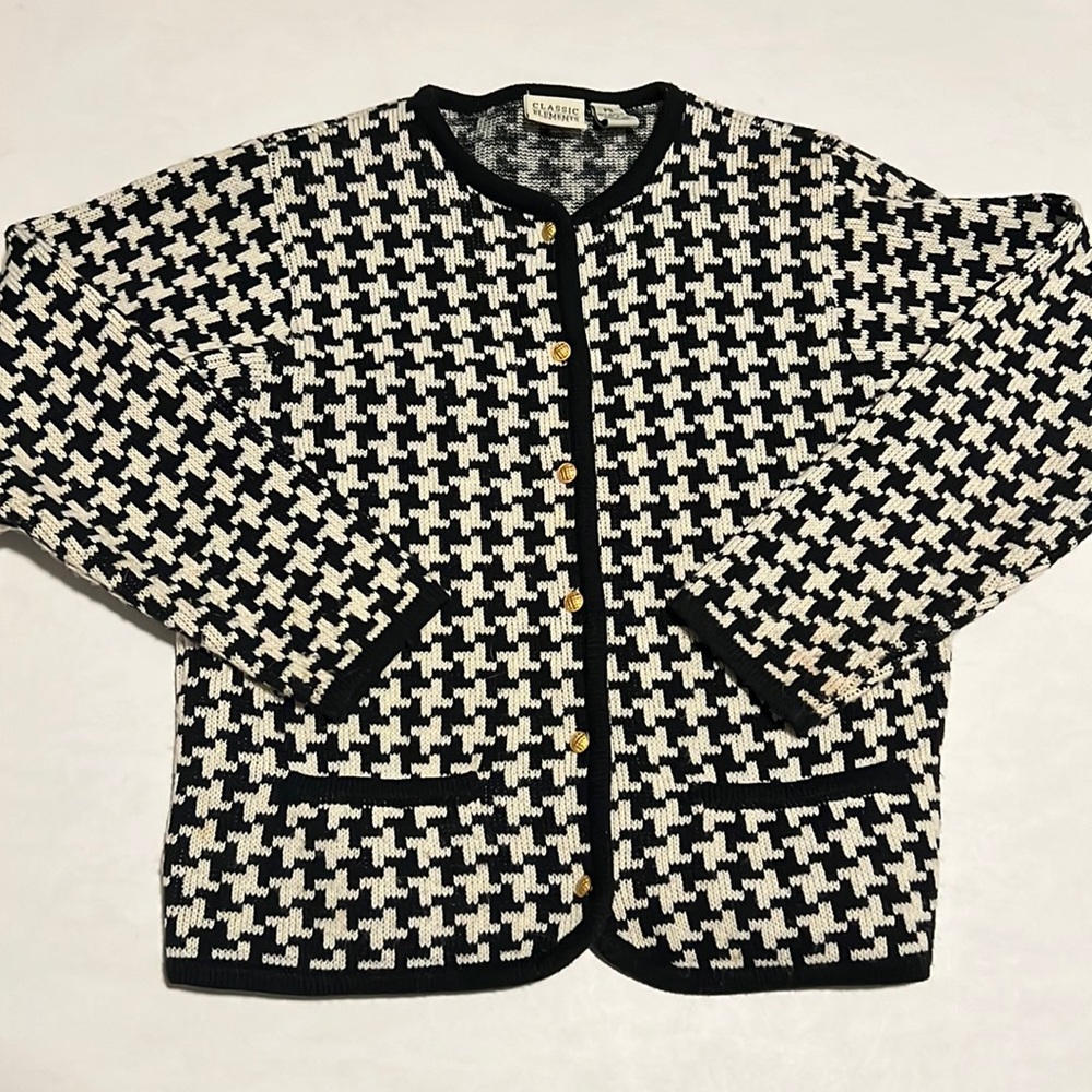 Classic elements petite black and white patterned cardigan size P.S.